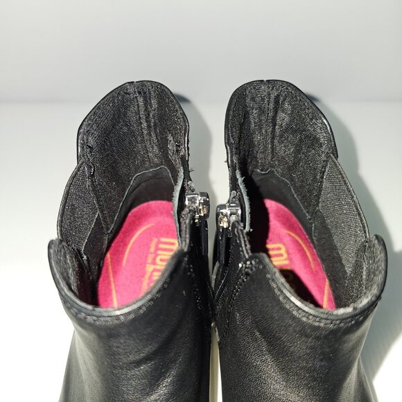 Munro Leighton Ankle Bootie Womens 7.5 NARROW Black Leather Chelsea Comfort - Picture 9 of 14